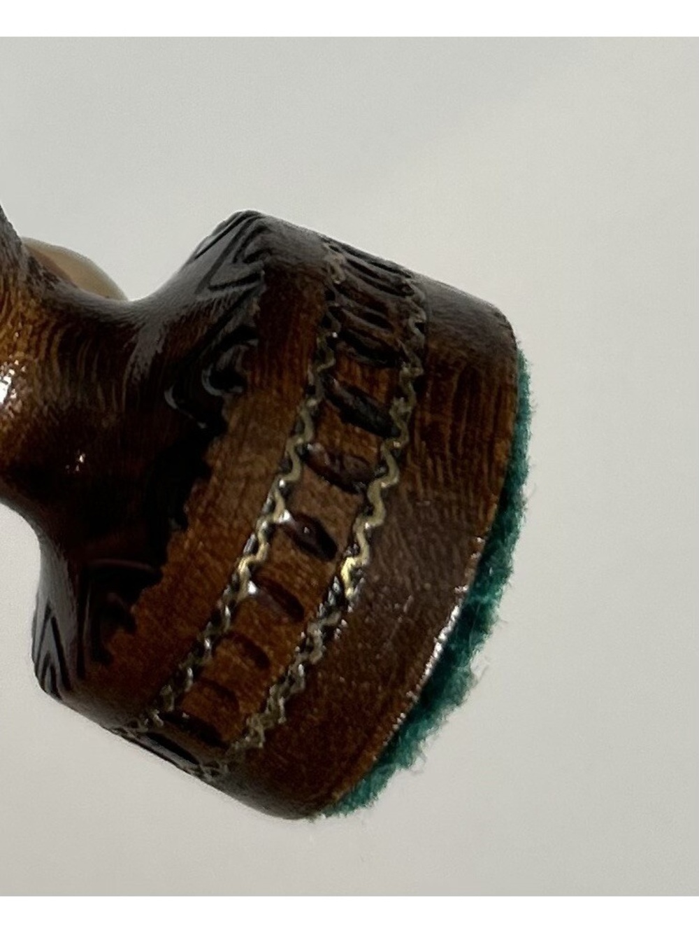 Wooden Chess Set 'Saint George' Style with Metal Inlay & Pyrography Incomplete - Picture 11 of 16